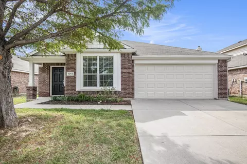 6265 Trinity Creek Dr, Fort Worth, TX 76179