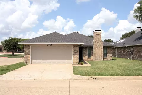 2701 Heather Glen Ct, Carrollton, TX 75006