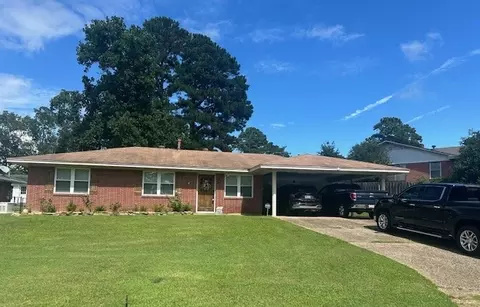 106 Oak St, Homer, LA 71040