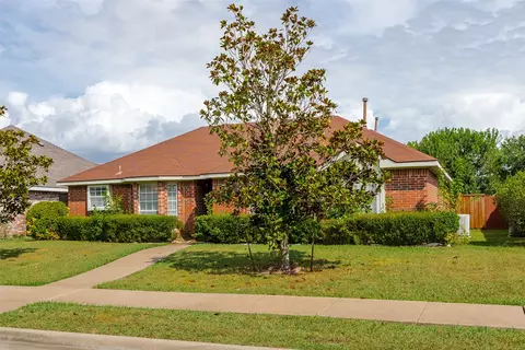 Exterior - 2514 Daisy Ln, Rowlett, TX 75089 photo 2 of 4