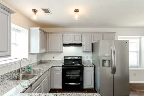 Kitchen - 2514 Daisy Ln, Rowlett, TX 75089 photo 2 of 4