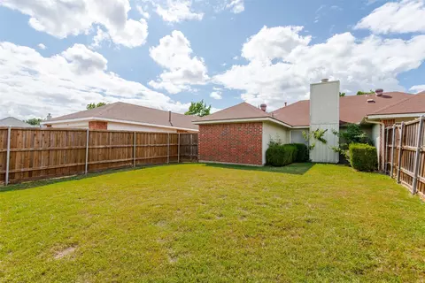 Exterior - 2514 Daisy Ln, Rowlett, TX 75089 photo 3 of 4