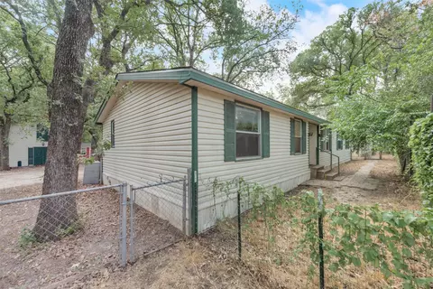 6056 Westwood Dr, Azle, TX 76020