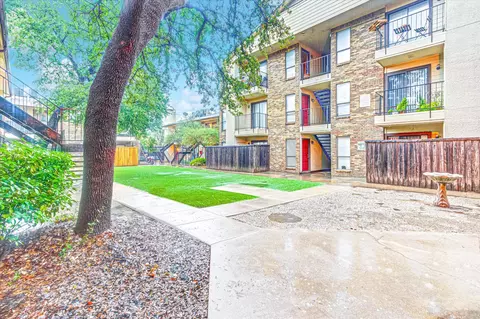 1810 N Garrett Ave #104, Dallas, TX 75206