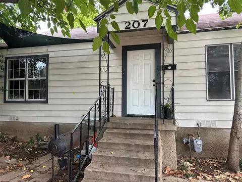 207 N Albrook Dr, Dallas, TX 75211