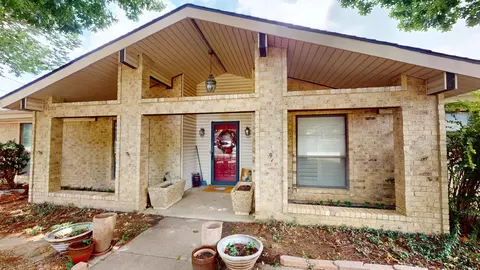 1604 Martha Dr, Bedford, TX 76022