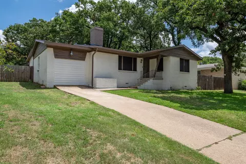 14 Van Ct, Hurst, TX 76053