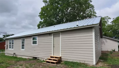 Exterior - 503 E Cockrell St, Celeste, TX 75423 photo 5 of 6