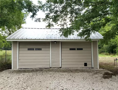 Exterior - 503 E Cockrell St, Celeste, TX 75423 photo 3 of 6