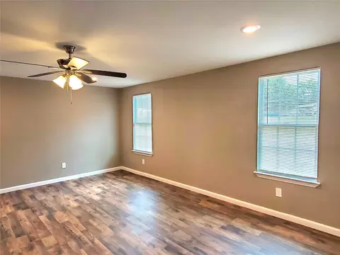 Living - 503 E Cockrell St, Celeste, TX 75423 photo 2 of 4