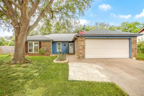 6416 Willow Springs Dr, Arlington, TX 76001