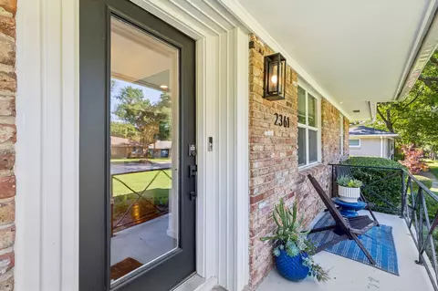 2361 Fenestra Dr, Dallas, TX 75228