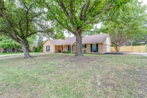 10404 Woodland Dr, Greenville, TX 75402