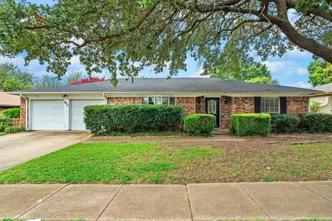 6425 Arthur Dr, Edgecliff Village, TX 76134