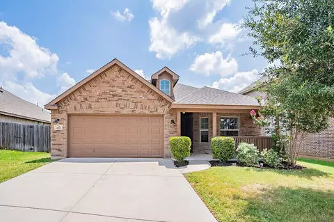 408 Stone Crossing Ln, Fort Worth, TX 76140