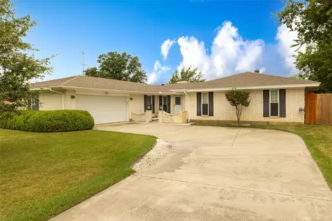 216 Aquilla Dr, Lakeside, TX 76108