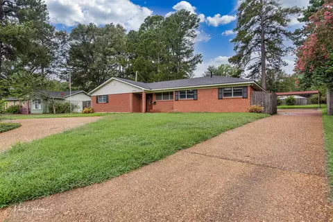 9142 Southwood Dr, Shreveport, LA 71118
