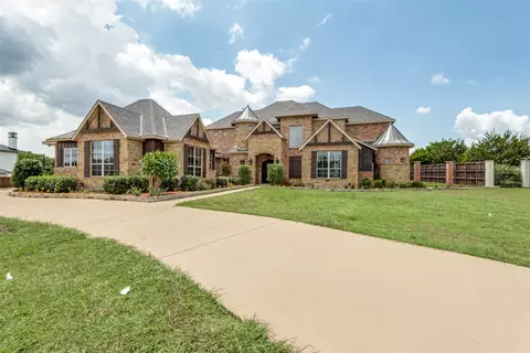 3640 Waters Edge Dr, Midlothian, TX 76065