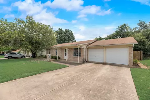 216 Eller Ave, Crowley, TX 76036