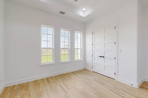 Bedroom - 5304 County Road 1094, Celeste, TX 75423 photo 4 of 6