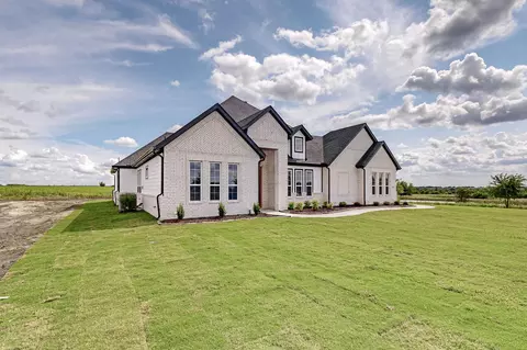 Exterior - 5304 County Road 1094, Celeste, TX 75423 photo 3 of 6