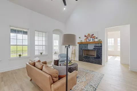 Living - 5304 County Road 1094, Celeste, TX 75423 photo 3 of 4