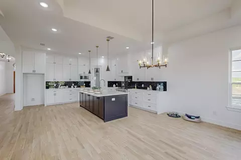 Kitchen - 5304 County Road 1094, Celeste, TX 75423 photo 4 of 5