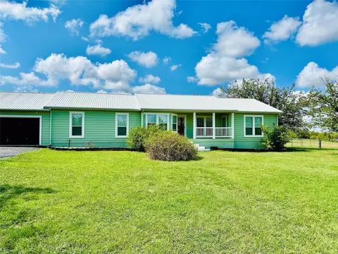 325 NW 4th St, Cross Plains, TX 76443