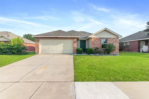 104 Ringneck Dr, Sanger, TX 76266