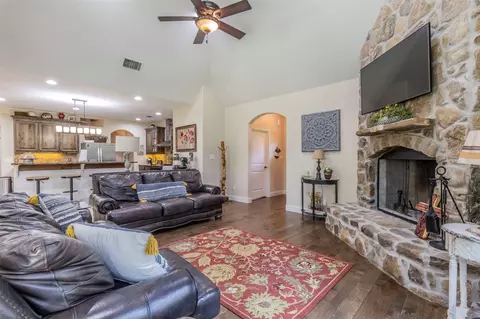 1300 Mathers Rd, Sunset, TX 76270 photo 4