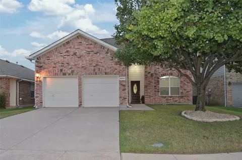 10304 Lake Park Dr, Hurst, TX 76053