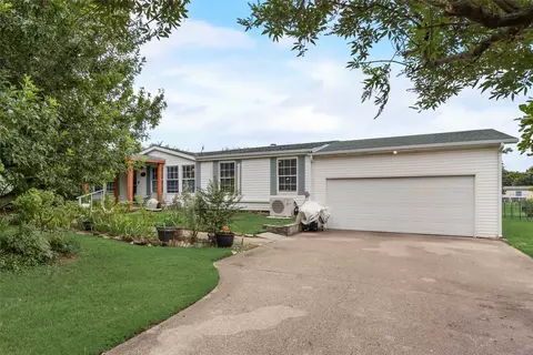 140 Silver Creek Cir, Palmer, TX 75152