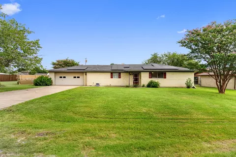501 Sunrise Dr, Waxahachie, TX 75165