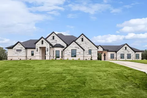 5020 Glenoaks Ct, Weatherford, TX 76088