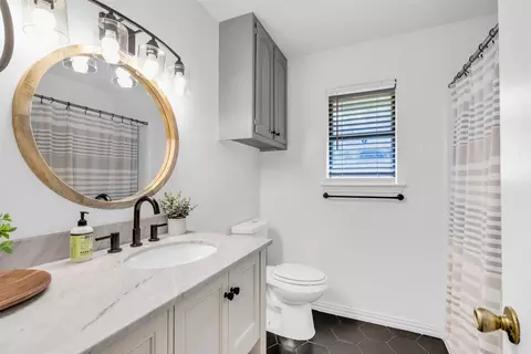 Bath - 401 E 8th St, Prosper, TX 75078 photo 1 of 1