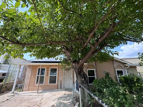 2326 Doreen St, Grand Prairie, TX 75050