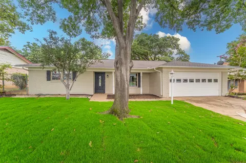 817 W Redbud Dr, Hurst, TX 76053