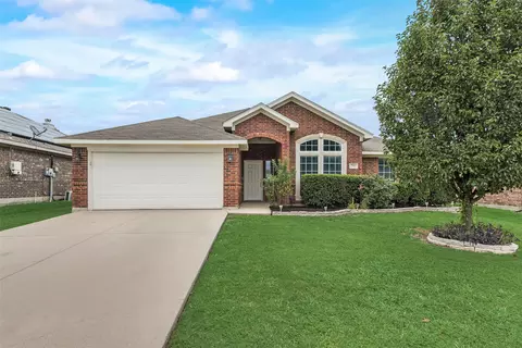 710 Lakeview Dr, Alvarado, TX 76009