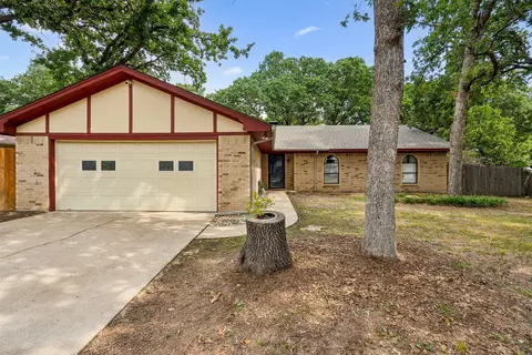 108 Camelot Dr, Weatherford, TX 76086