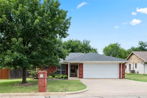320 Cherry St, Weatherford, TX 76086