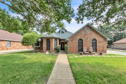 7304 Spurgeon Ct, North Richland Hills, TX 76180