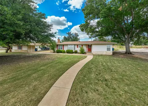 1504 W Elm St, Breckenridge, TX 76424