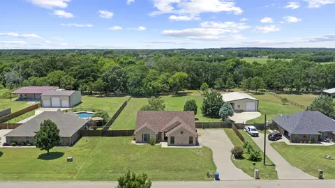 121 Westend Ln, Weatherford, TX 76088