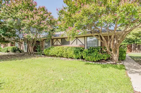 3323 Wells Dr, Plano, TX 75093