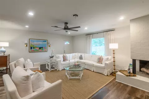 13547 Challaburton Dr, Farmers Branch, TX 75234