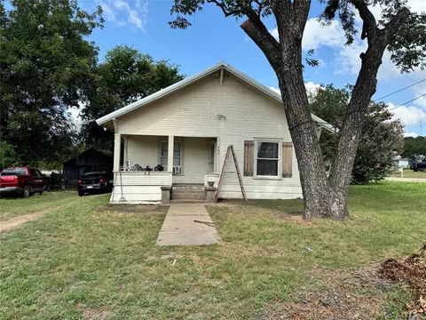 207 N 5th St, Santa Anna, TX 76878