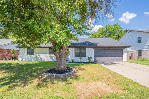 304 Deer Creek Rd, Everman, TX 76140