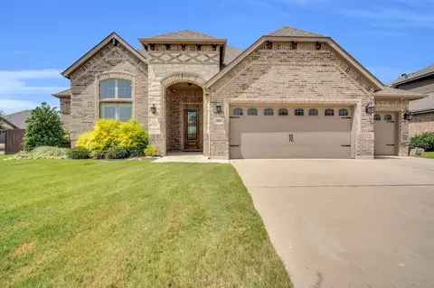 301 Strait Ln, Waxahachie, TX 75165