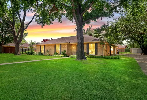 3610 Dalton Dr, Corinth, TX 76208