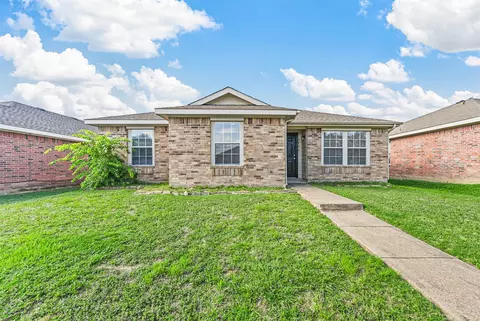 2424 Marimont Ln, Lancaster, TX 75134